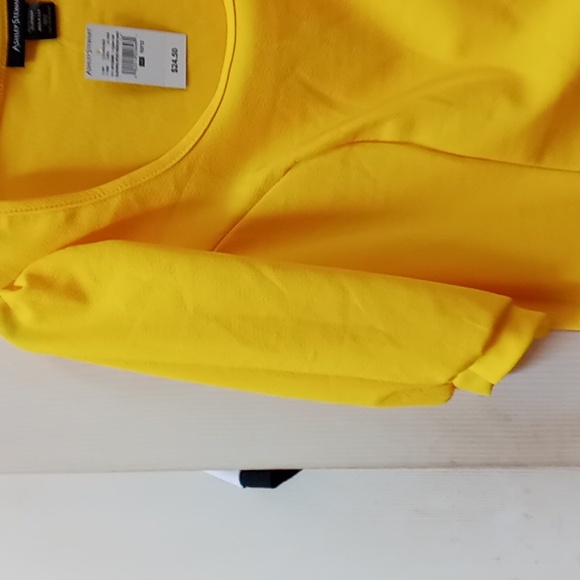 Top - womens short sleeve top. New with tag! - Picture 4 of 6